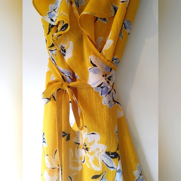 Donna Morgan Yellow Floral Wrap Dress Size 6 - Picture 3 of 11